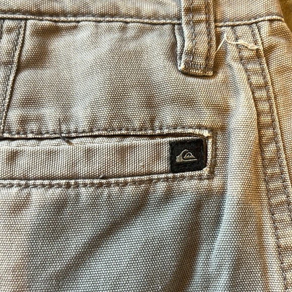 Y2K quicksilver baggy grey cargo shorts, men’s size 30 ten inch leg opening - Picture 4 of 8